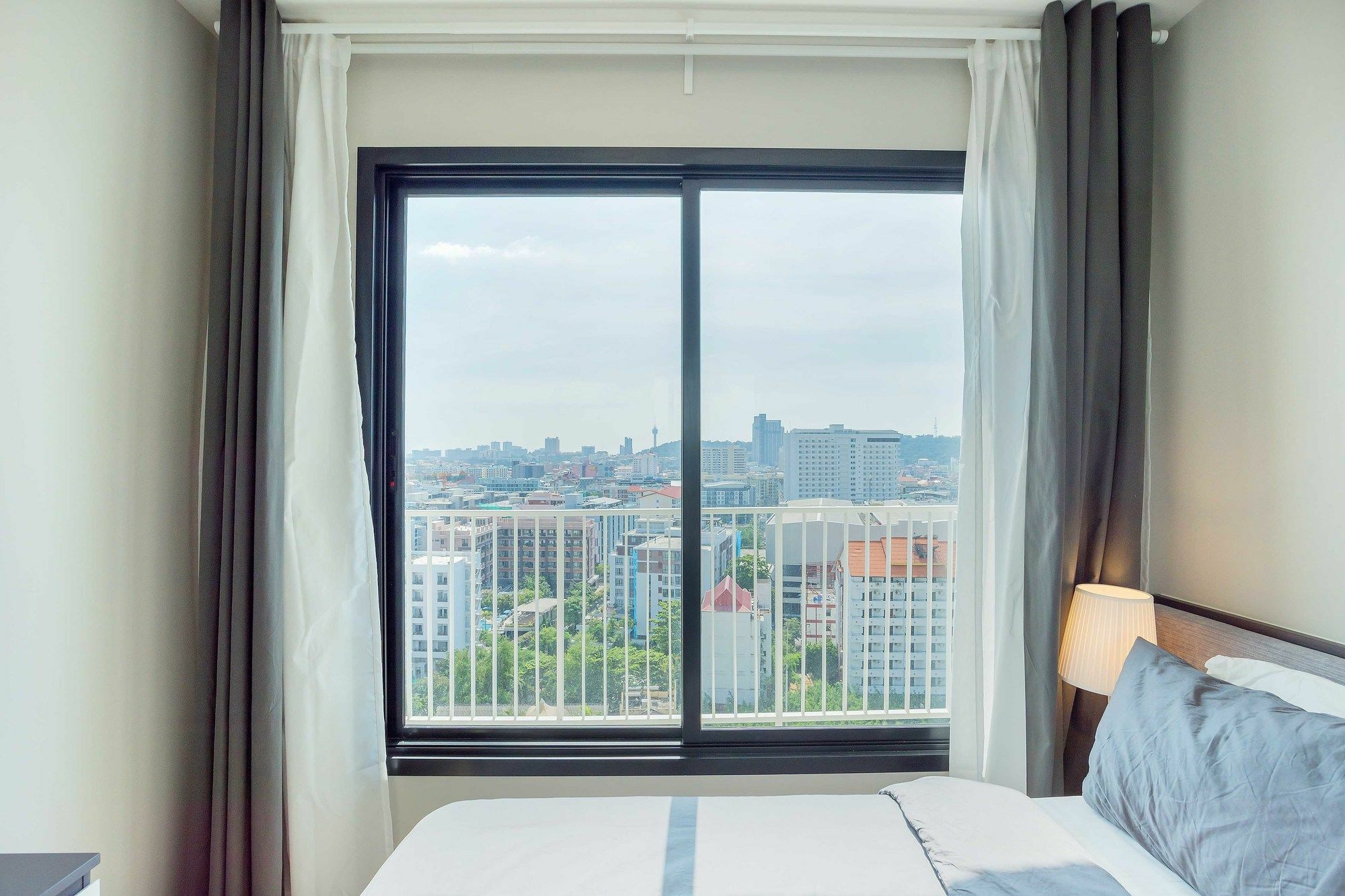 Favstay - The Base Central Pattaya Exteriér fotografie