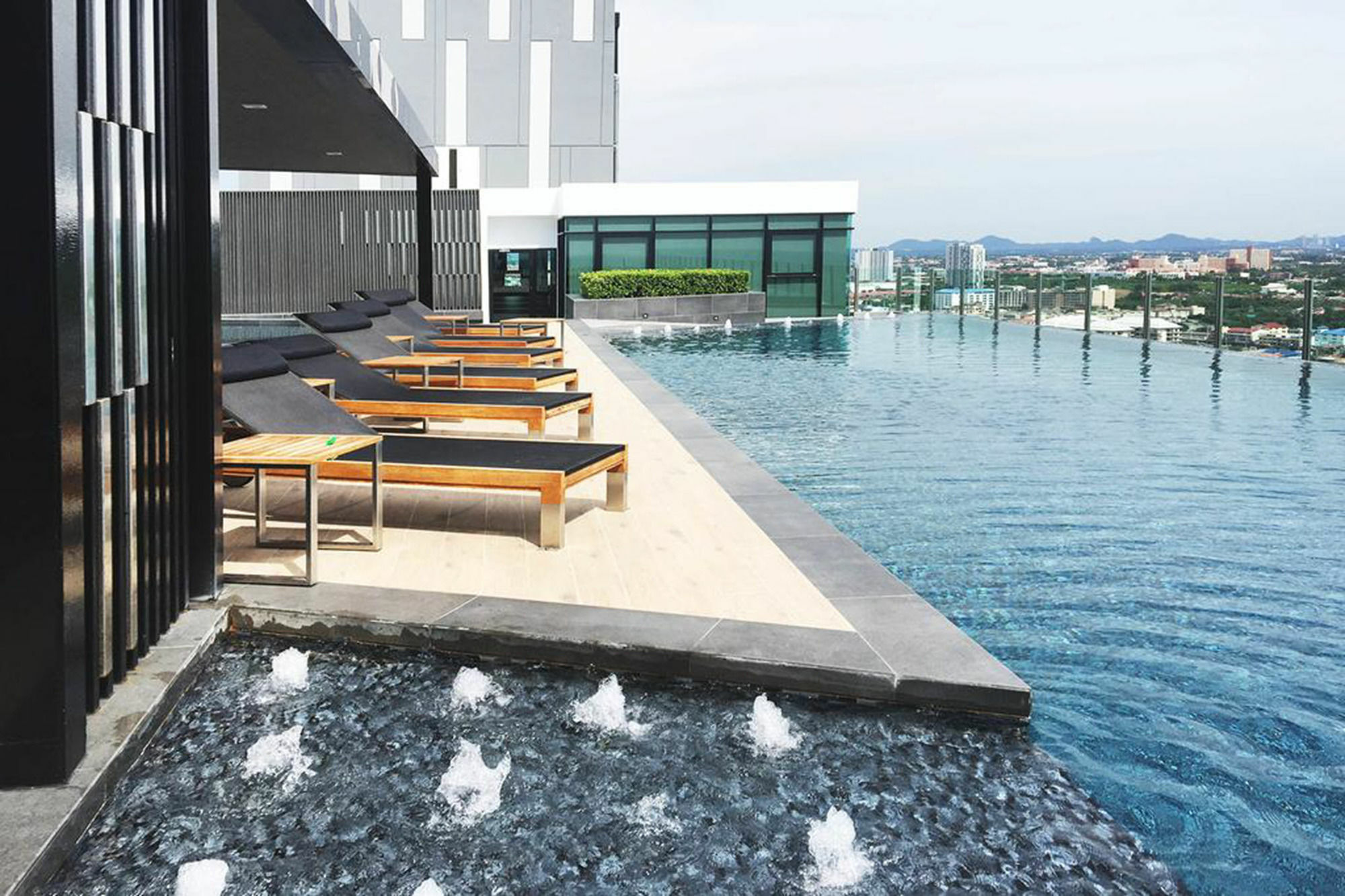 Favstay - The Base Central Pattaya Exteriér fotografie